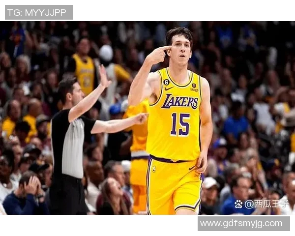 2008年4月12日湖人与黄蜂的激烈对决回顾与精彩瞬间分析