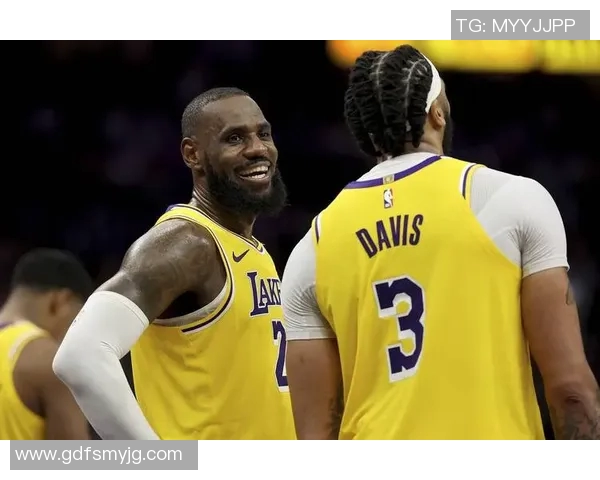 10月1日湖人对热火精彩对决视频直播全程回顾与分析