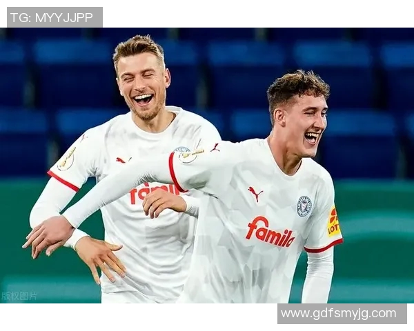 基尔与帕德博恩激战在即谁能在这场较量中笑到最后